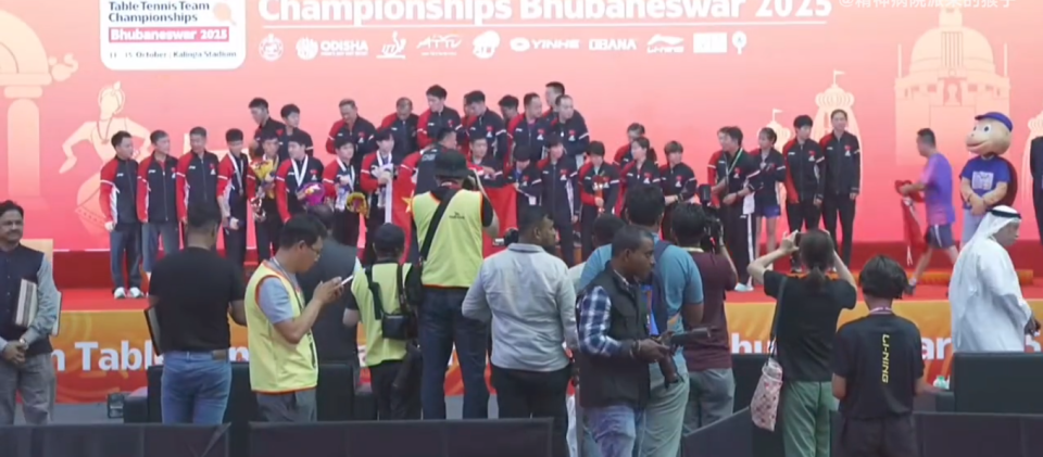 束后, 相亲相爱一 束后, 相亲相爱一